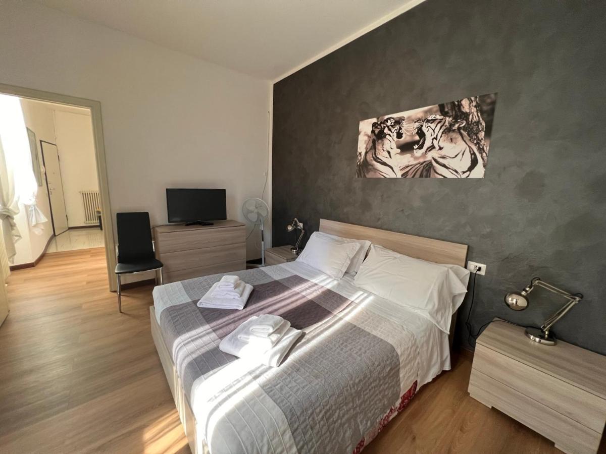 Ancient Courtyard Bonanomi In Historic Centre Apartment Como