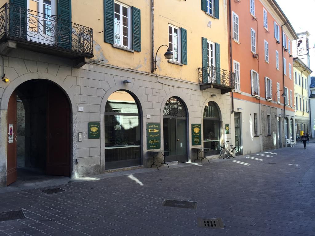 Apartment Ancient Courtyard Bonanomi In Historic Centre Como