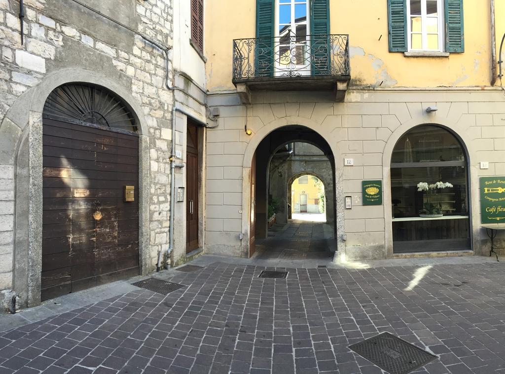 Apartment Ancient Courtyard Bonanomi In Historic Centre *