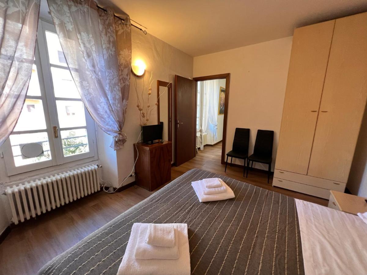 Apartment Ancient Courtyard Bonanomi In Historic Centre Como