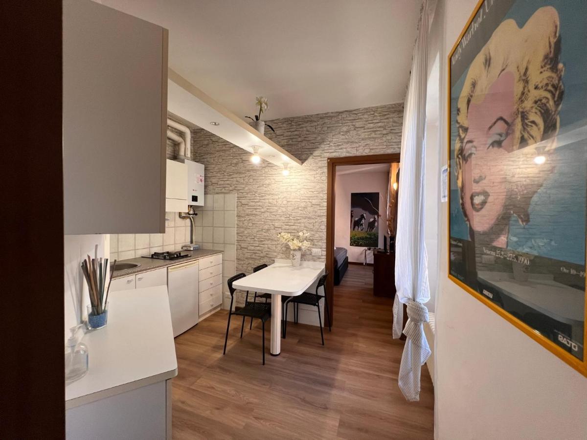 Apartment Ancient Courtyard Bonanomi In Historic Centre Como
